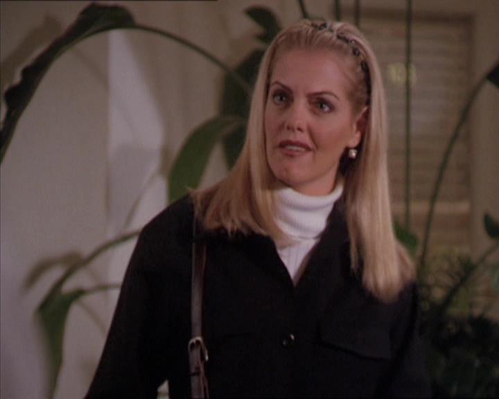 Charmed-Online-dot-210HeartbreakCity1772.jpg