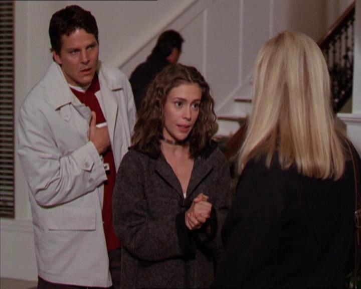 Charmed-Online-dot-210HeartbreakCity1781.jpg