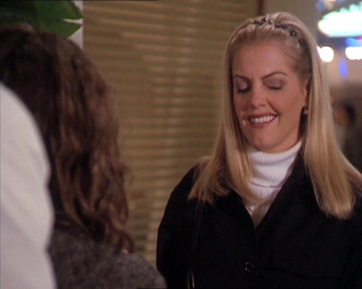 Charmed-Online-dot-210HeartbreakCity1783.jpg