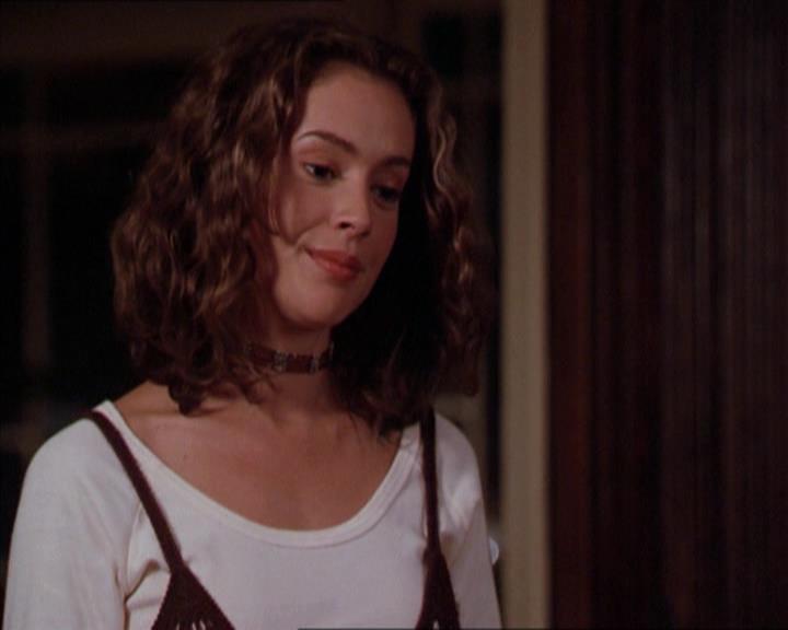 Charmed-Online-dot-210HeartbreakCity2036.jpg