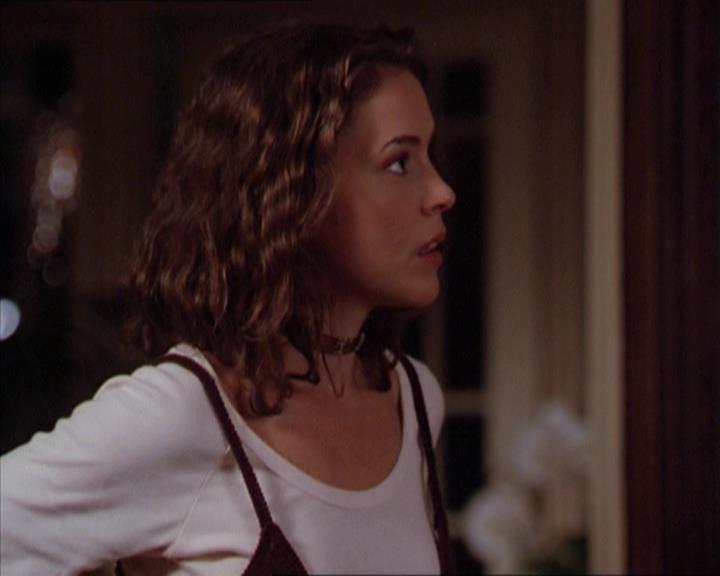 Charmed-Online-dot-210HeartbreakCity2101.jpg