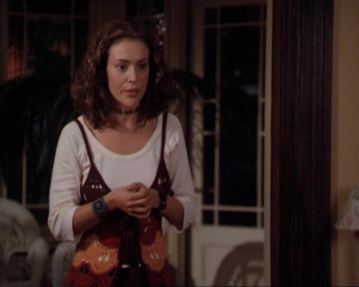 Charmed-Online-dot-210HeartbreakCity2109.jpg