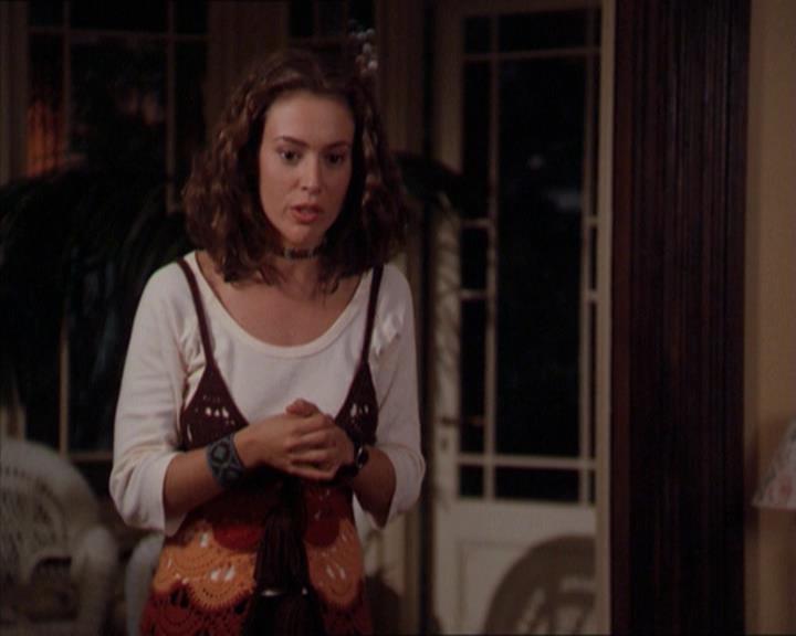 Charmed-Online-dot-210HeartbreakCity2110.jpg