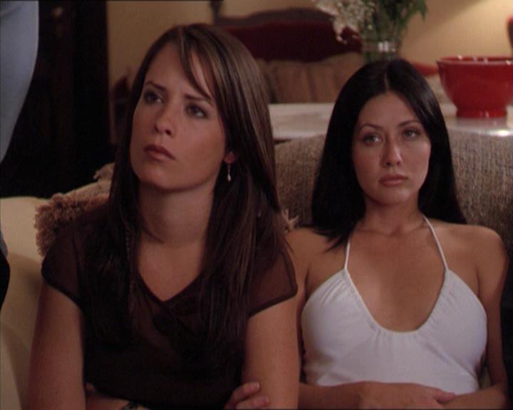 Charmed-Online-dot-210HeartbreakCity2112.jpg