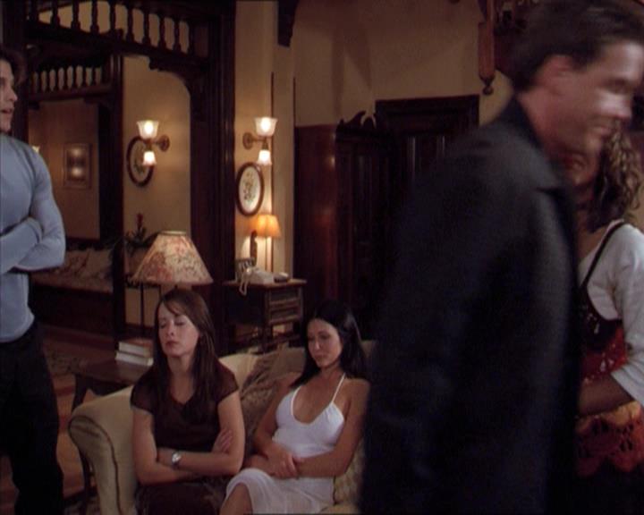 Charmed-Online-dot-210HeartbreakCity2121.jpg