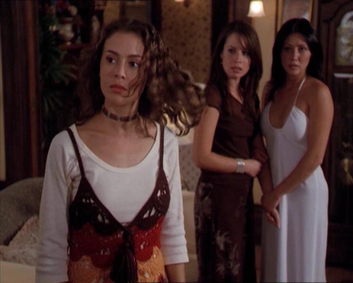 Charmed-Online-dot-210HeartbreakCity2204.jpg