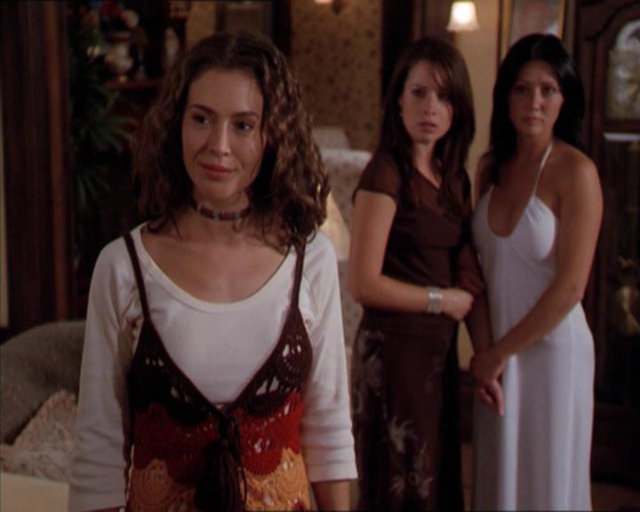 Charmed-Online-dot-210HeartbreakCity2210.jpg