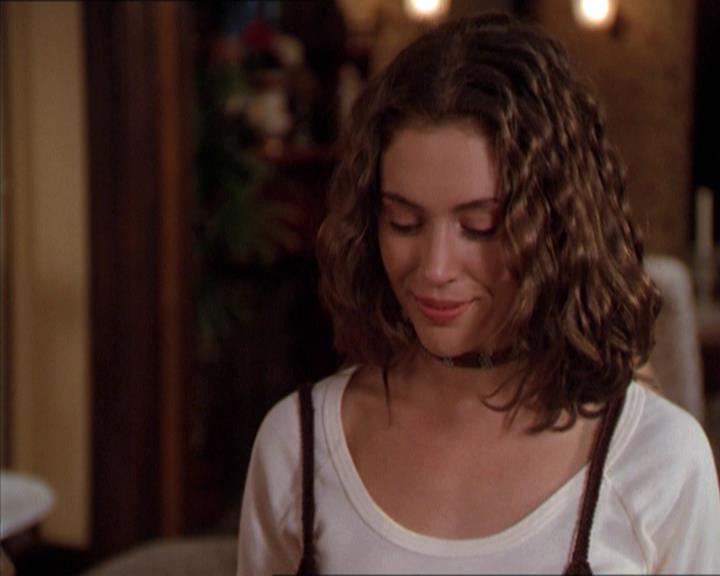 Charmed-Online-dot-210HeartbreakCity2214.jpg