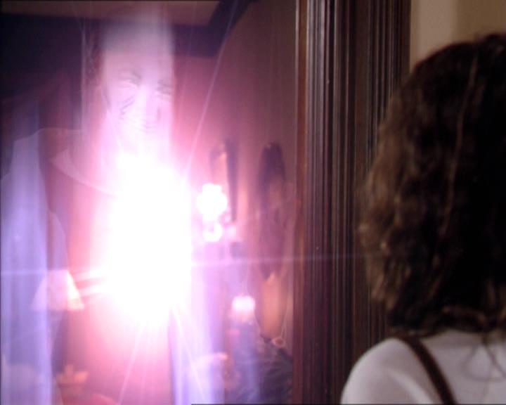 Charmed-Online-dot-210HeartbreakCity2242.jpg