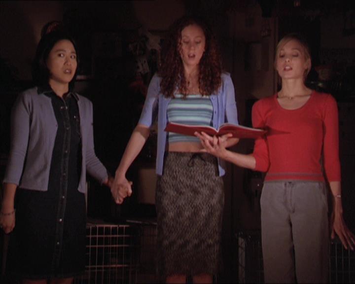 Charmed-Online-dot-213AnimalPragmatism0164.jpg