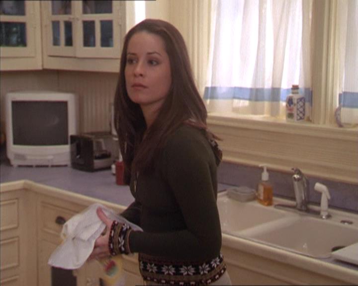 Charmed-Online-dot-213AnimalPragmatism0307.jpg