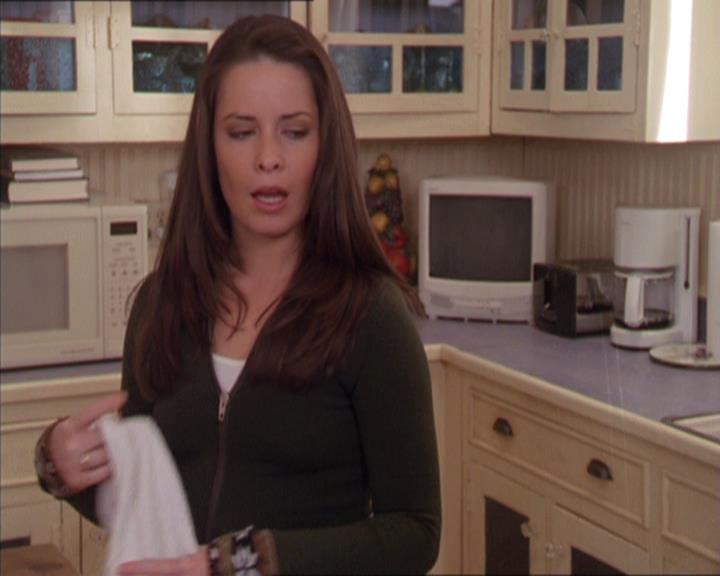 Charmed-Online-dot-213AnimalPragmatism0324.jpg