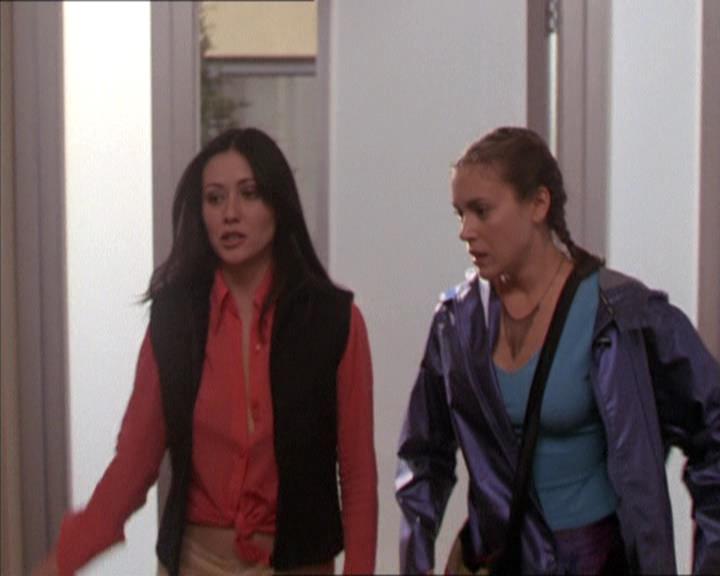 Charmed-Online-dot-213AnimalPragmatism1340.jpg