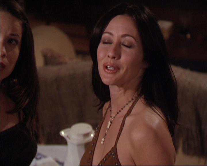 Charmed-Online-dot-214PardonMtPast0081.jpg