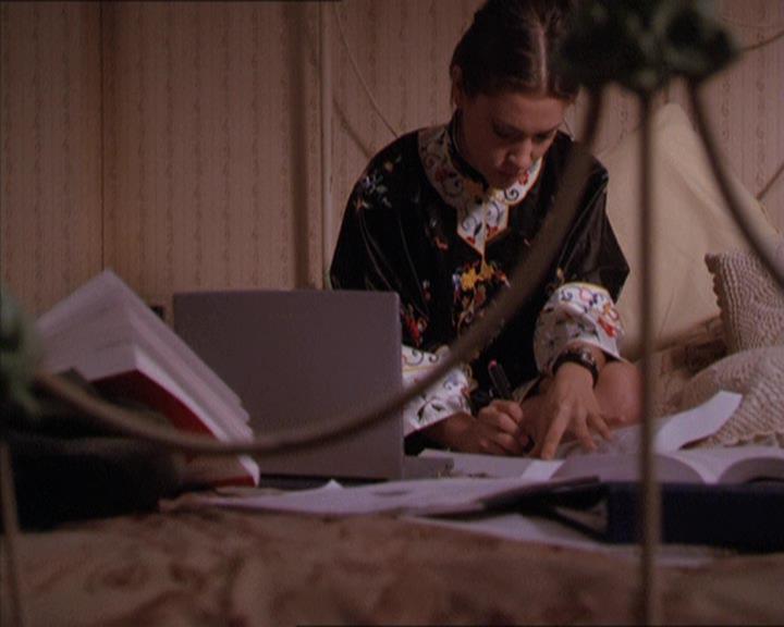 Charmed-Online-dot-214PardonMtPast0136.jpg