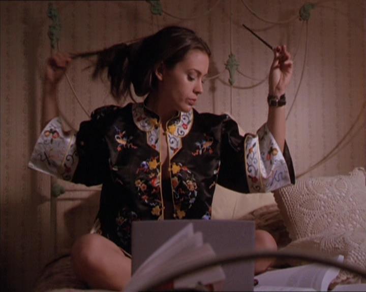 Charmed-Online-dot-214PardonMtPast0140.jpg