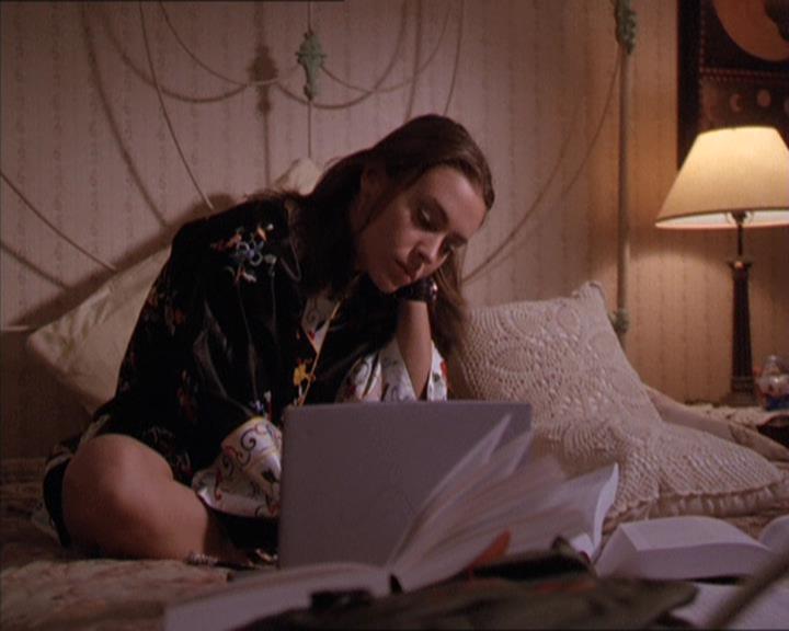 Charmed-Online-dot-214PardonMtPast0142.jpg