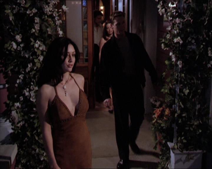 Charmed-Online-dot-214PardonMtPast0147.jpg