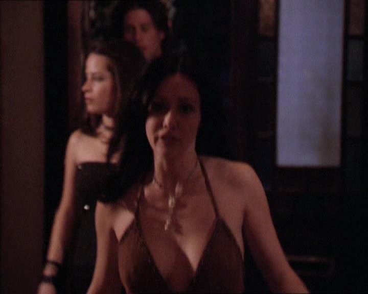 Charmed-Online-dot-214PardonMtPast0199.jpg