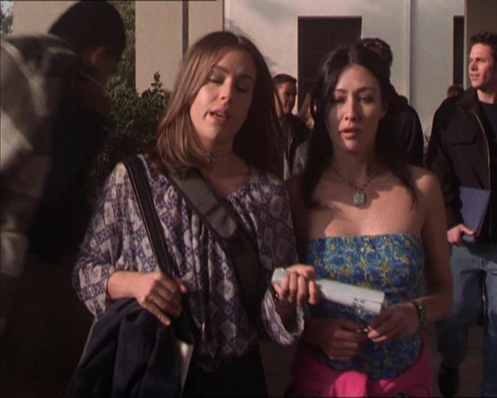 Charmed-Online-dot-214PardonMtPast0405.jpg