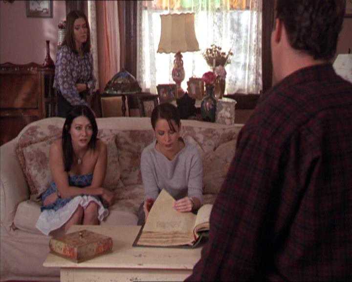 Charmed-Online-dot-214PardonMtPast0611.jpg