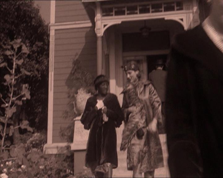 Charmed-Online-dot-214PardonMtPast0713.jpg