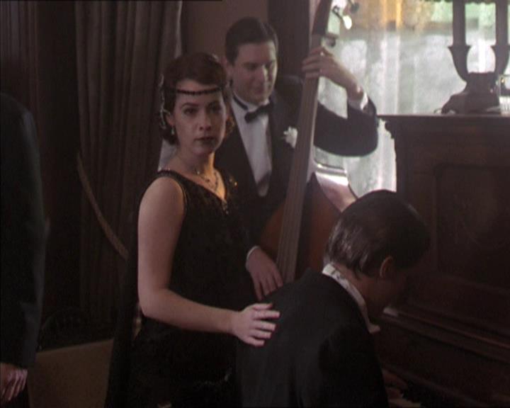 Charmed-Online-dot-214PardonMtPast0821.jpg