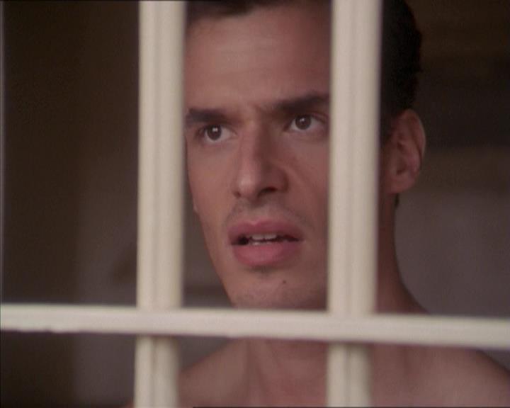 Charmed-Online-dot-215GiveMeASign0022.jpg