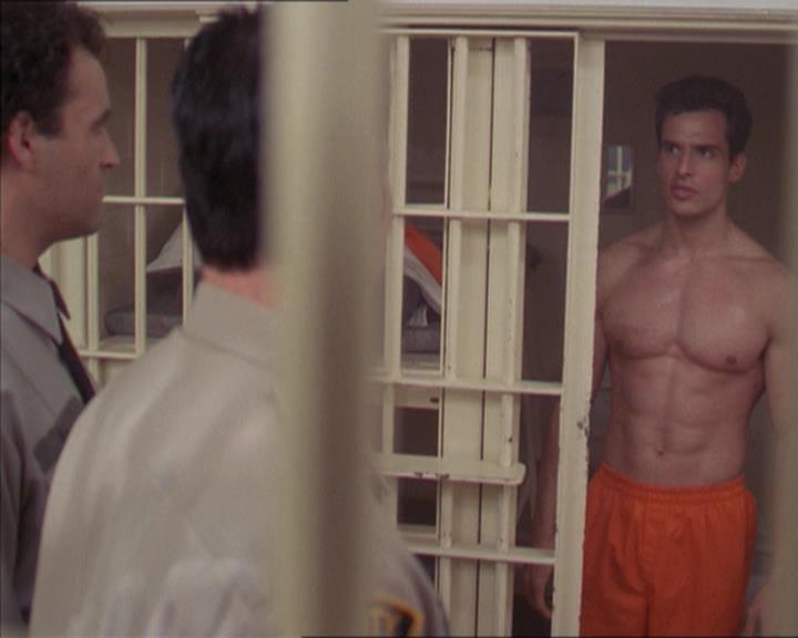 Charmed-Online-dot-215GiveMeASign0029.jpg