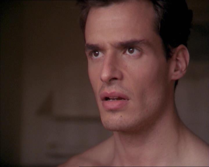 Charmed-Online-dot-215GiveMeASign0036.jpg
