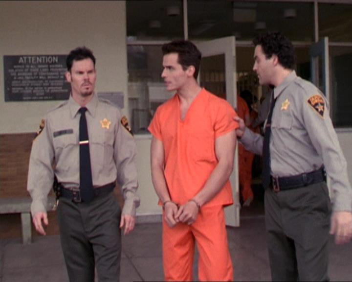 Charmed-Online-dot-215GiveMeASign0043.jpg