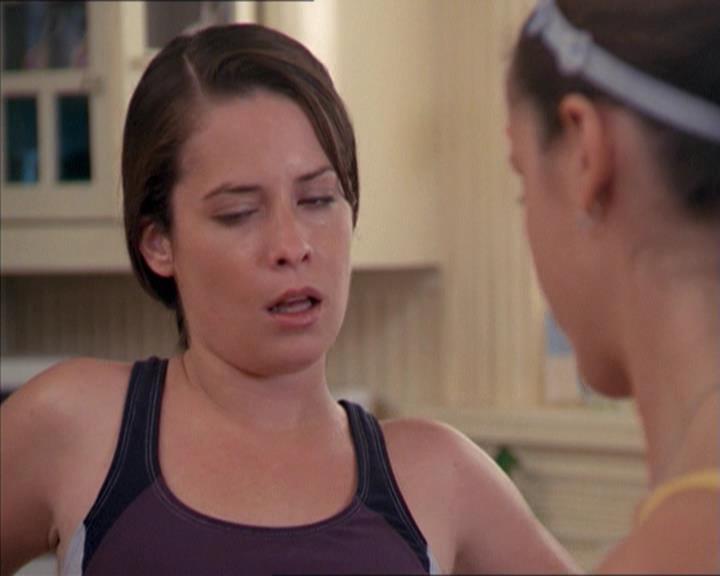 Charmed-Online-dot-215GiveMeASign0112.jpg