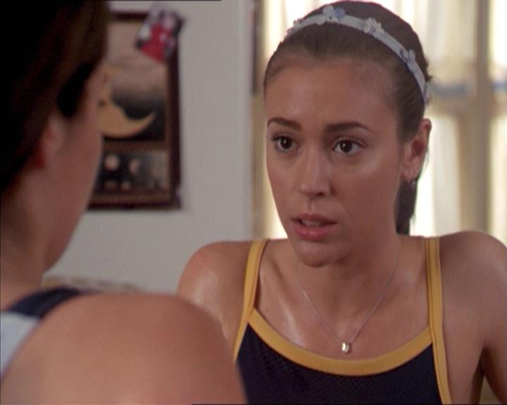 Charmed-Online-dot-215GiveMeASign0125.jpg