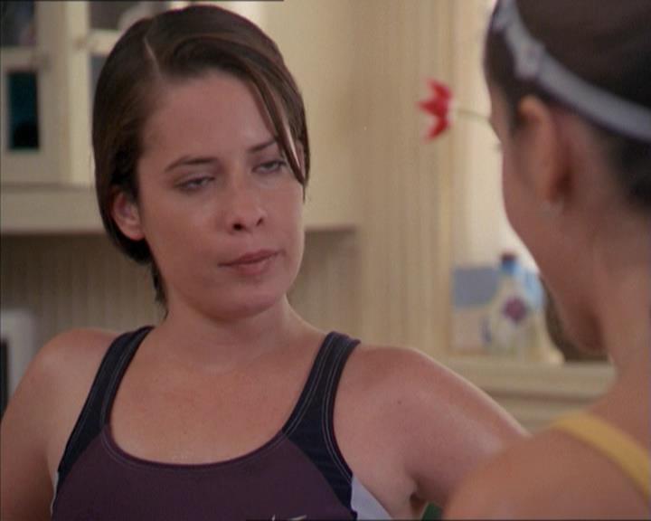 Charmed-Online-dot-215GiveMeASign0127.jpg