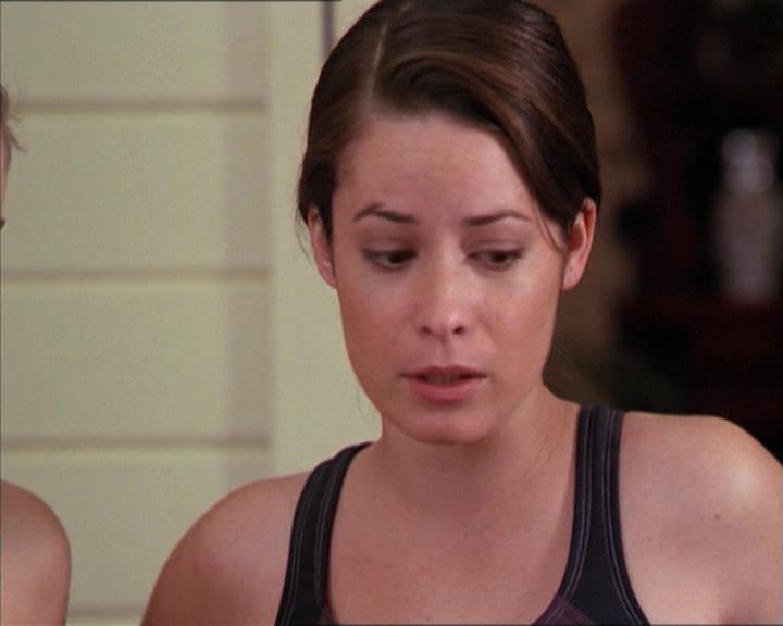 Charmed-Online-dot-215GiveMeASign0227.jpg