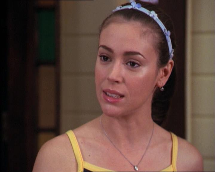 Charmed-Online-dot-215GiveMeASign0238.jpg