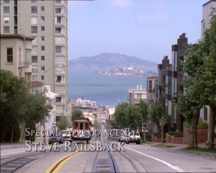 Charmed-Online-dot-215GiveMeASign0345.jpg