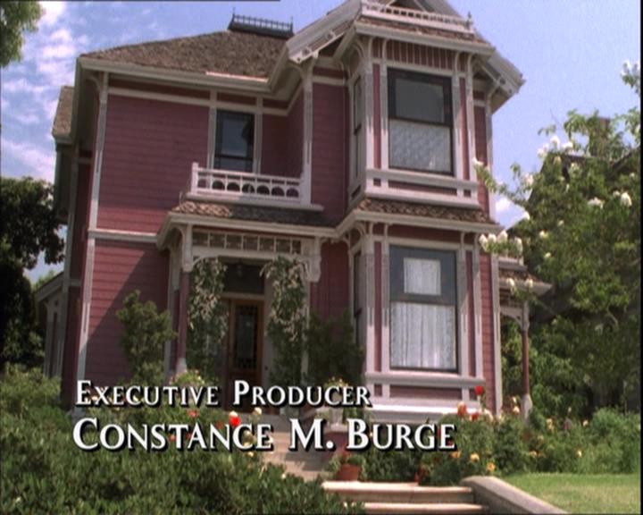 Charmed-Online-dot-215GiveMeASign0365.jpg