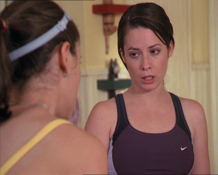Charmed-Online-dot-215GiveMeASign0378.jpg