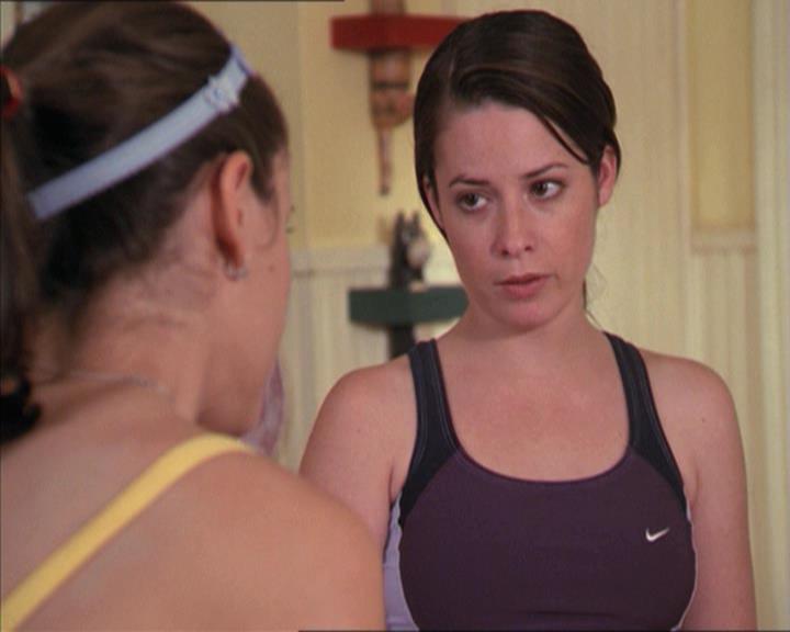 Charmed-Online-dot-215GiveMeASign0379.jpg