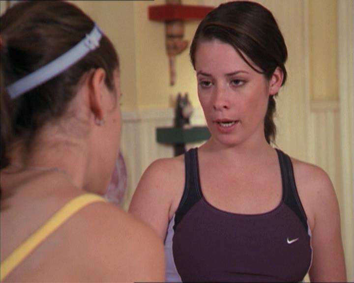 Charmed-Online-dot-215GiveMeASign0389.jpg