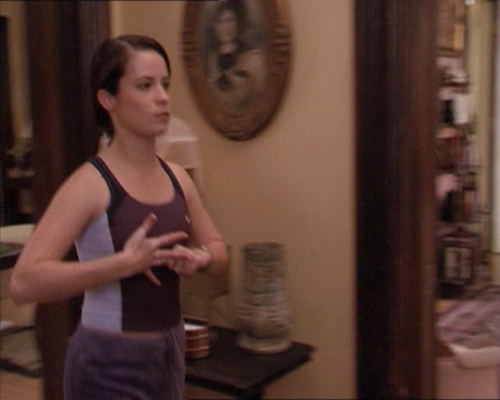 Charmed-Online-dot-215GiveMeASign0400.jpg