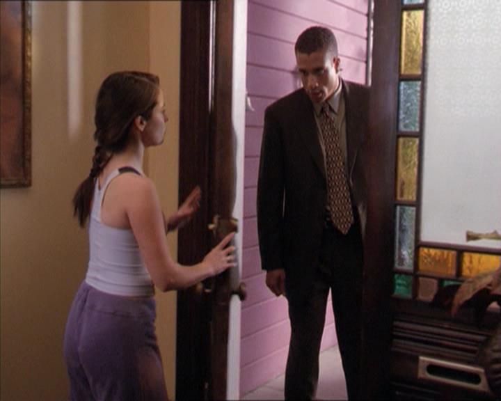 Charmed-Online-dot-215GiveMeASign0403.jpg