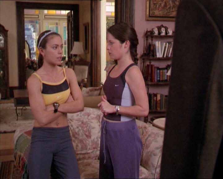 Charmed-Online-dot-215GiveMeASign0423.jpg