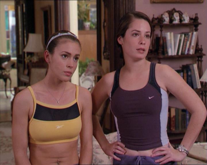 Charmed-Online-dot-215GiveMeASign0436.jpg