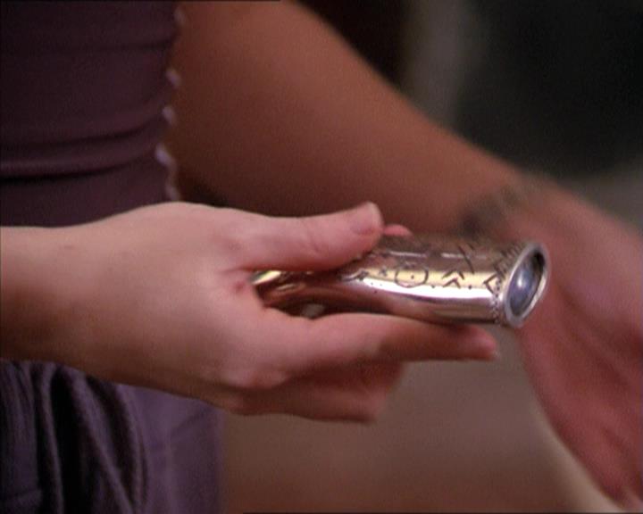 Charmed-Online-dot-215GiveMeASign0470.jpg