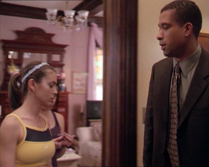 Charmed-Online-dot-215GiveMeASign0486.jpg
