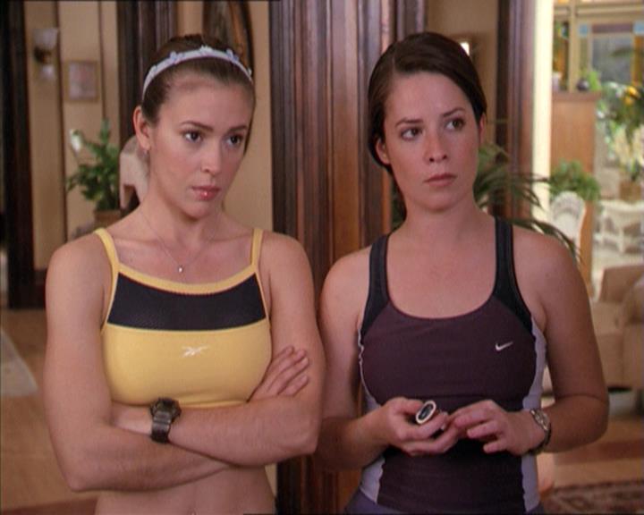 Charmed-Online-dot-215GiveMeASign0503.jpg
