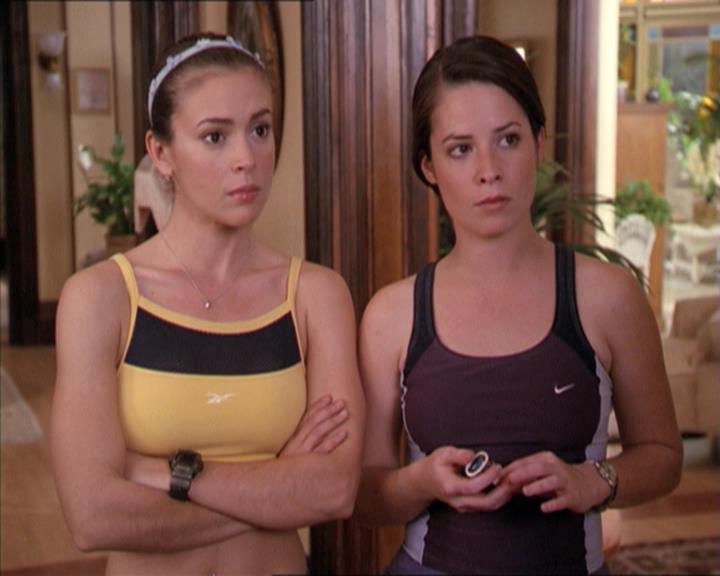 Charmed-Online-dot-215GiveMeASign0504.jpg