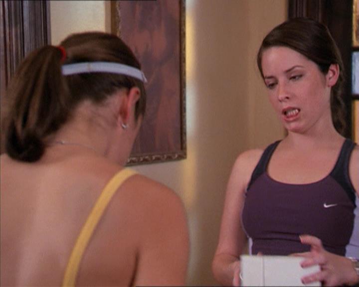 Charmed-Online-dot-215GiveMeASign0530.jpg
